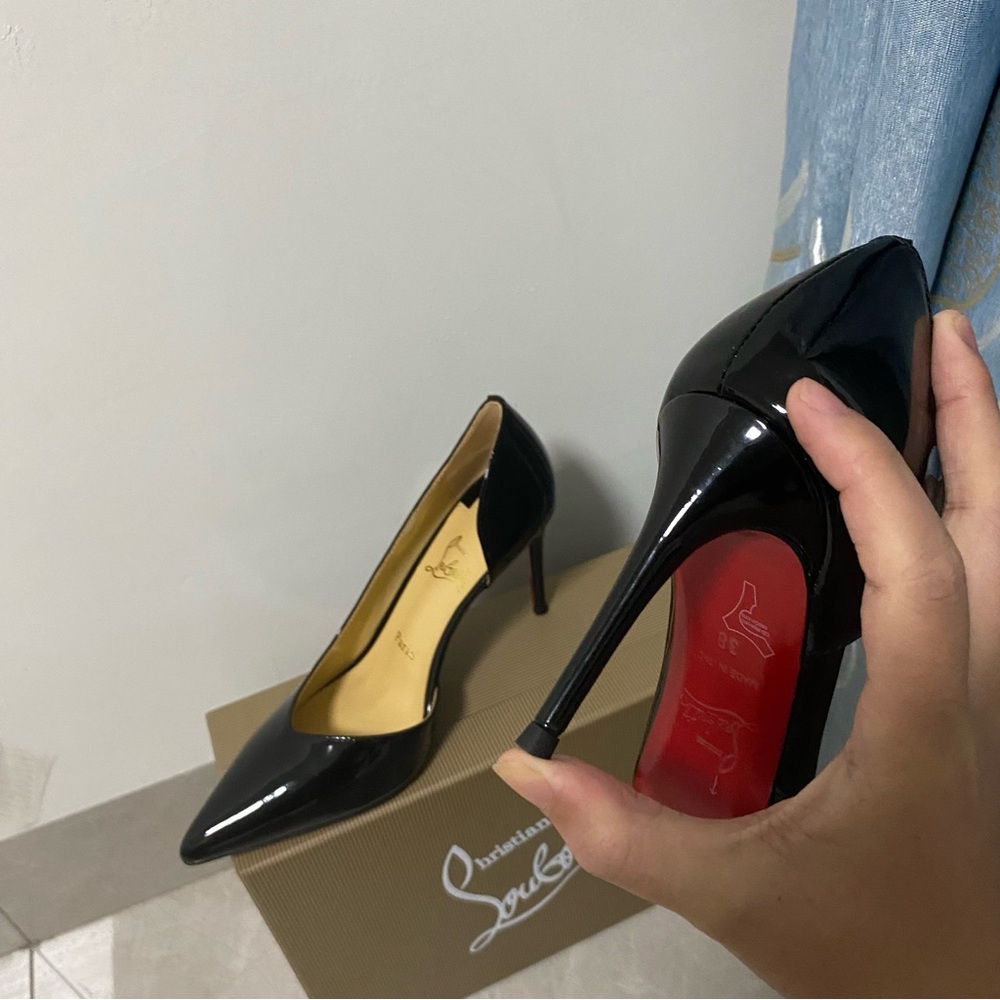 Christian Louboutin Heels💖💘💖Heel size 3.15 inches